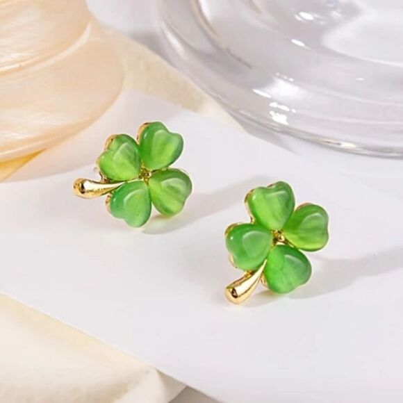 💲6️⃣ Bundled ✔️Lucky Charm Four Leaf Clover Earrings Green & Gold - Picture 7 of 7